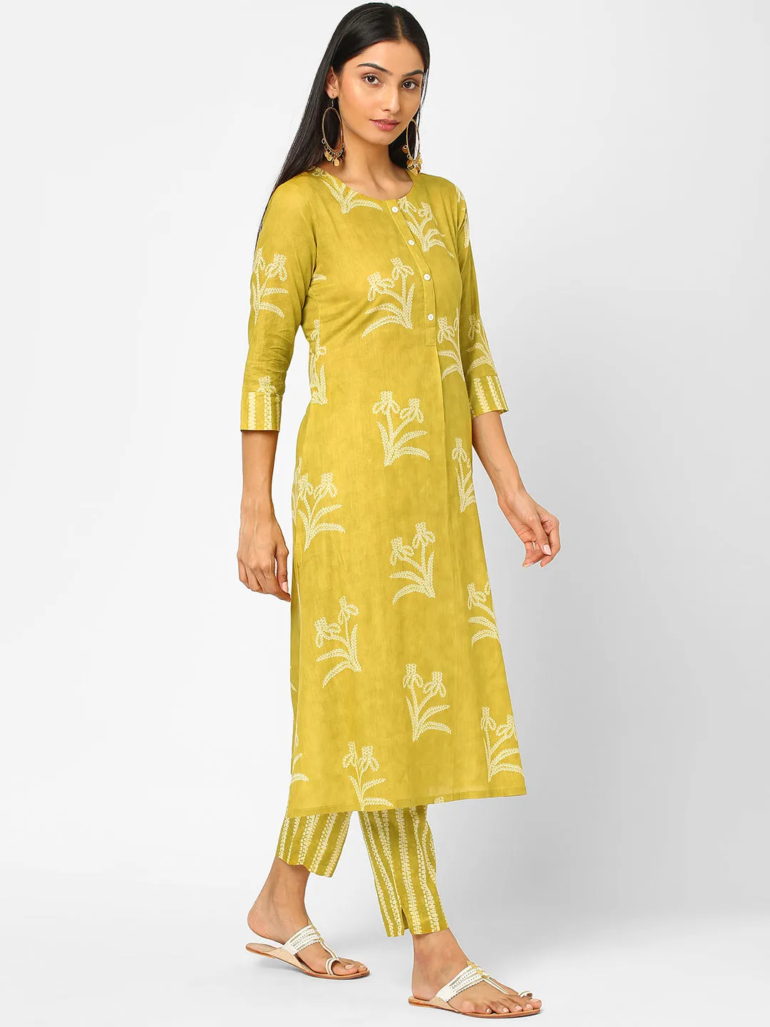 A line cotton printed kurta with placket detailing paired with printed bottom