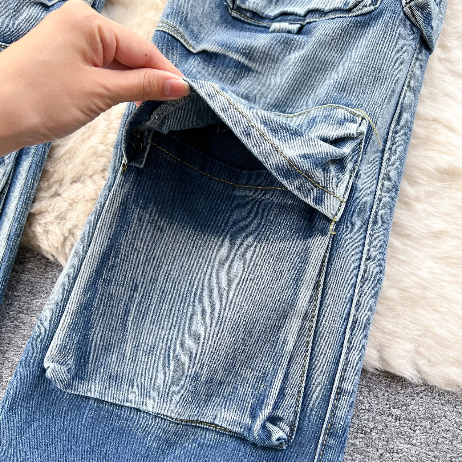 Chic Gradient Blue Jeans with Pockets