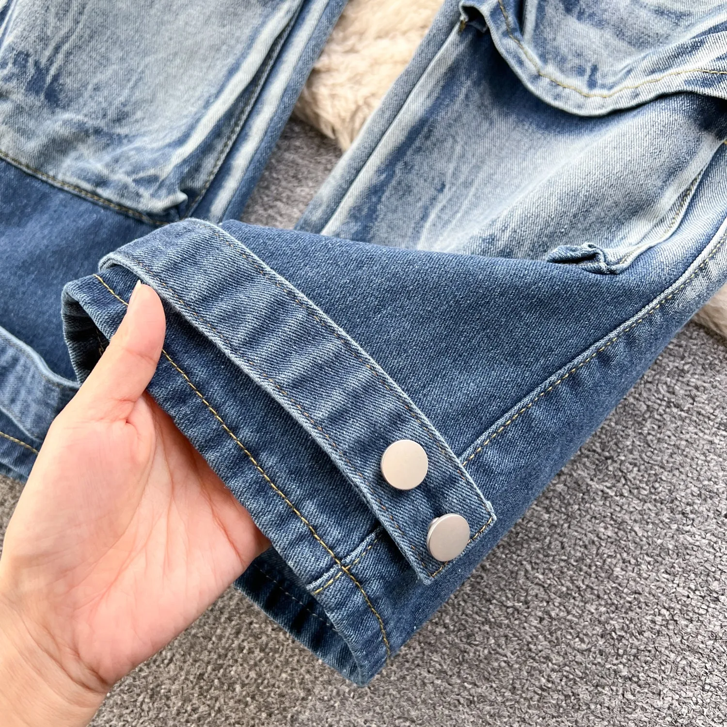 Chic Gradient Blue Jeans with Pockets