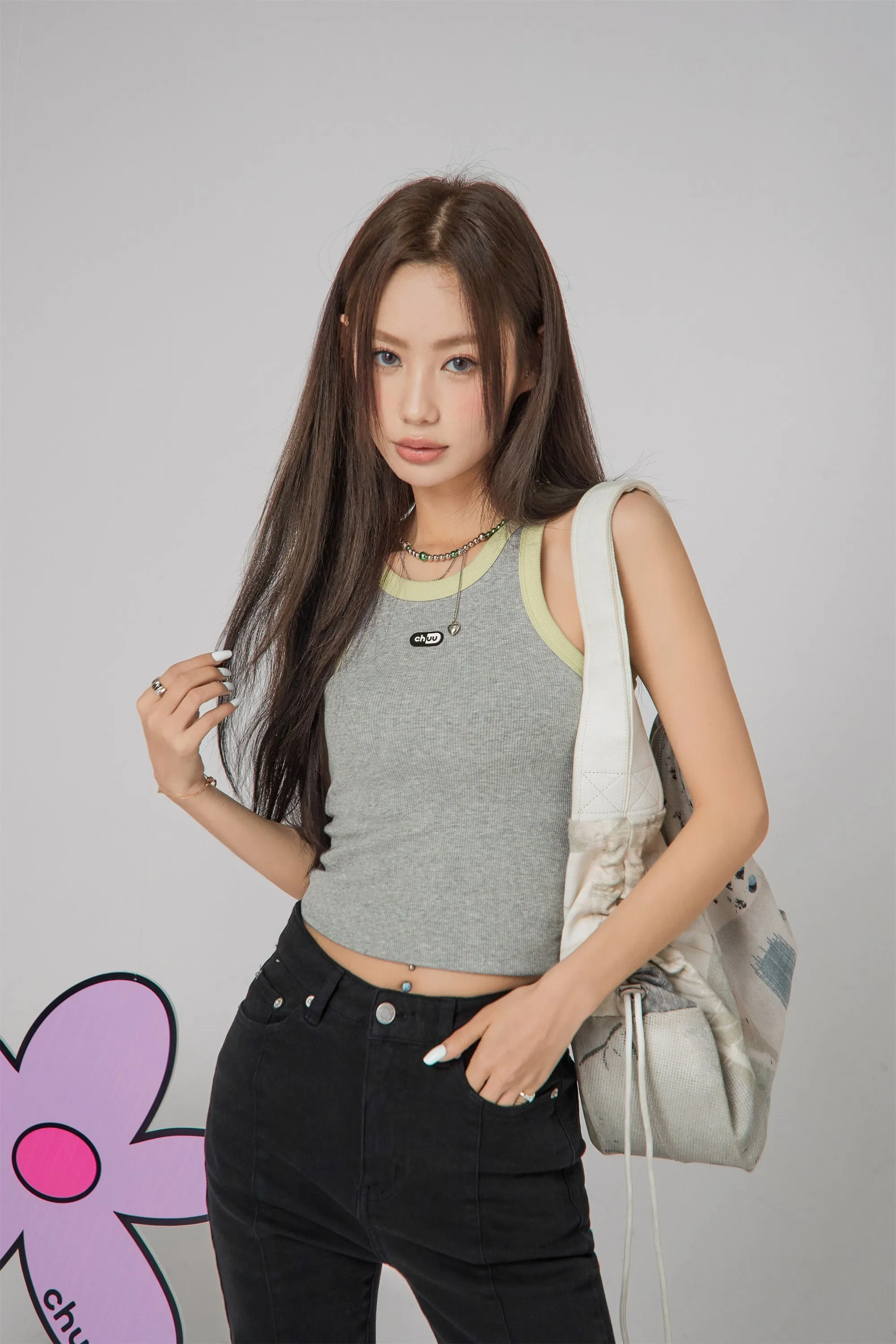 Color Matching Simple Logo Sleeveless Top