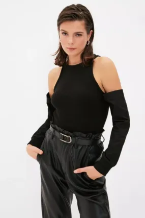 Simple Me Black Cold Shoulder Top