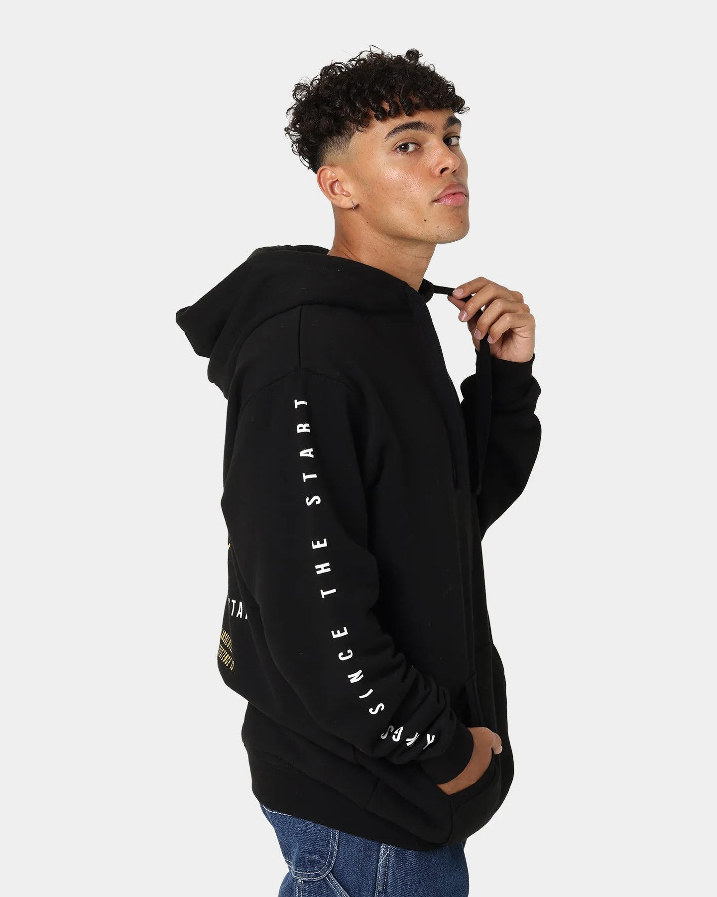 WNDRR Timeless Hoodie Black