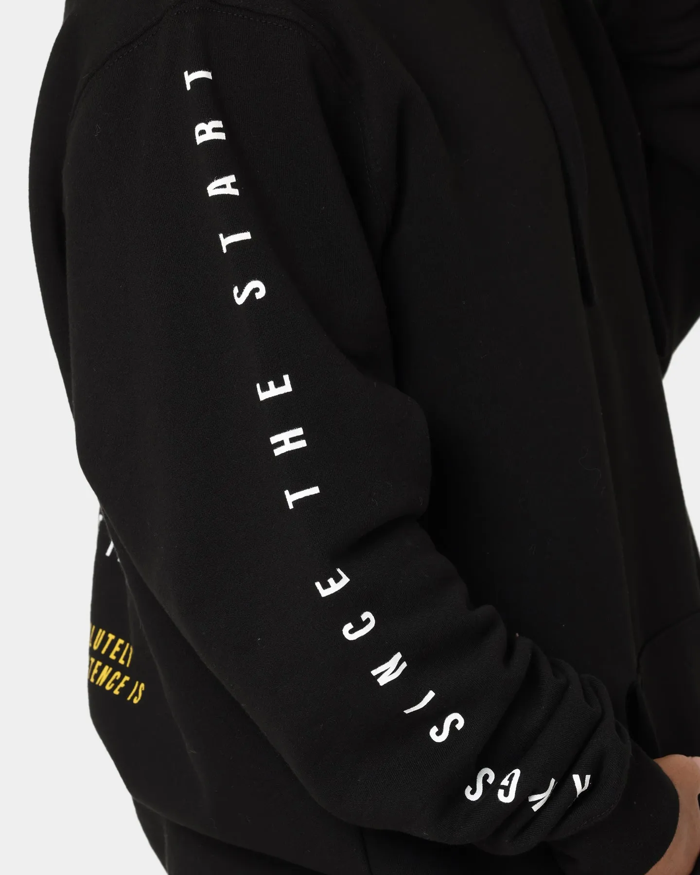 WNDRR Timeless Hoodie Black